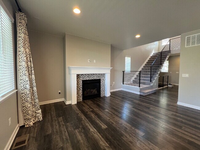 4541 Prairie River Ct