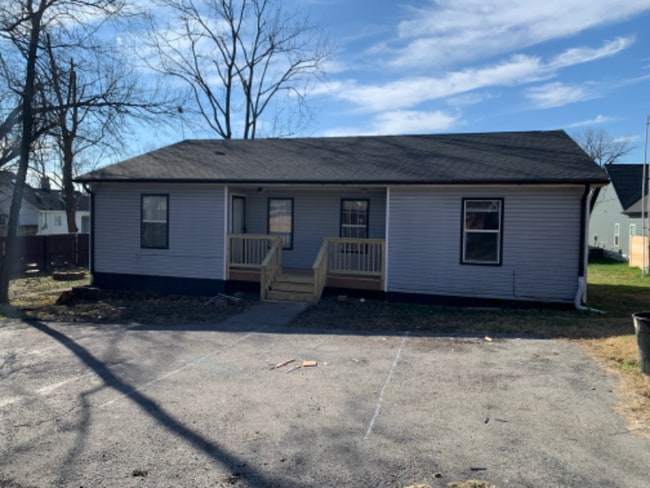 Building Photo - 728 Watt St