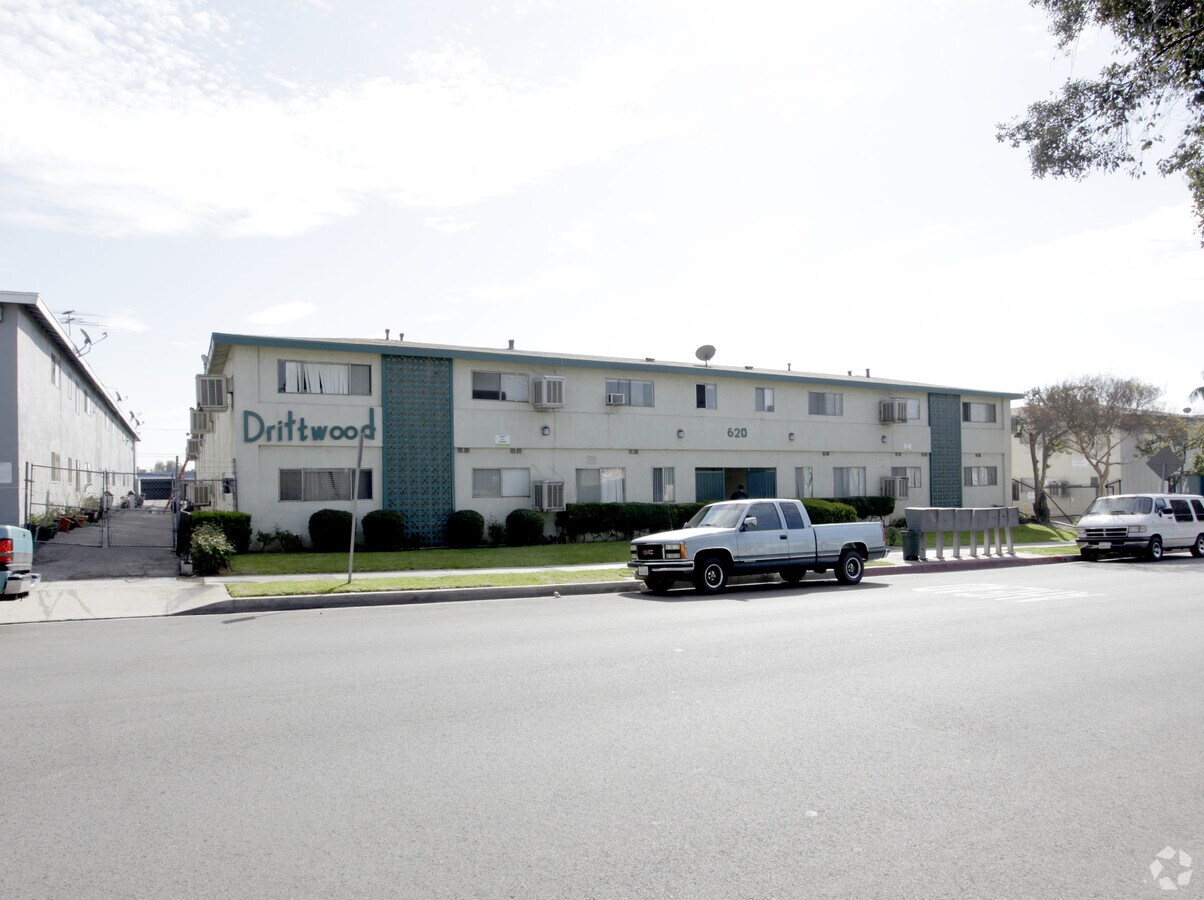 Driftwood Apartments - Driftwood Apartments