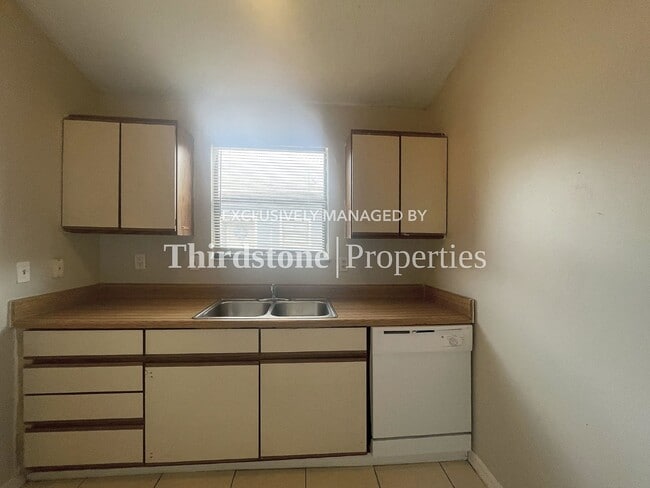 Photo - 5143 Indian Lakes Ct Unit 2