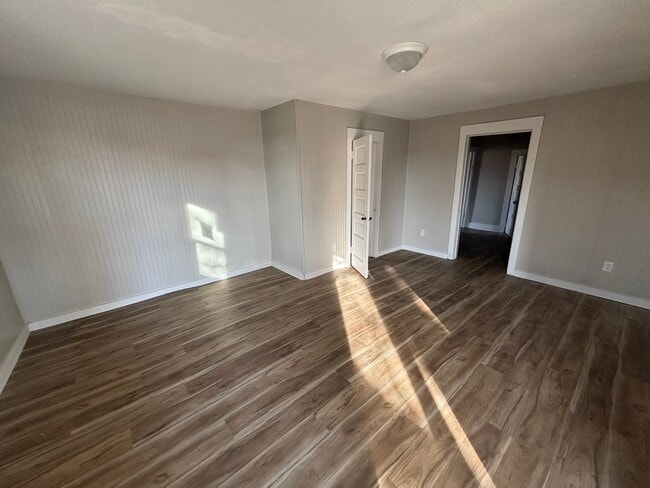 Building Photo - 14 E 6th Ave Unit 6