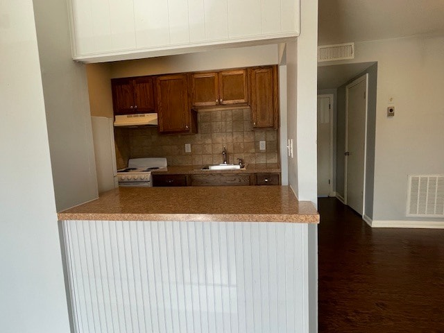 Kitchen -Hallwah - 444 S Ashland Ave Unit B-07