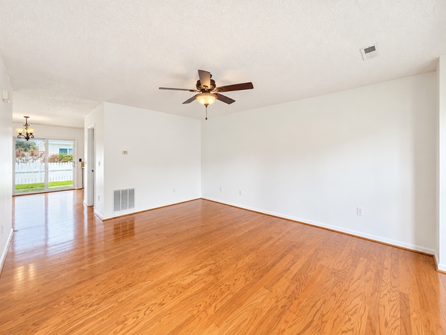 1130 Patrick Henry Pl