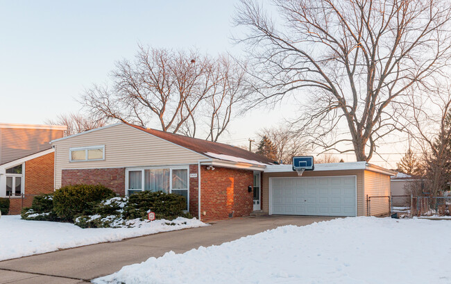 Photo - 7449 Wilson Ter House
