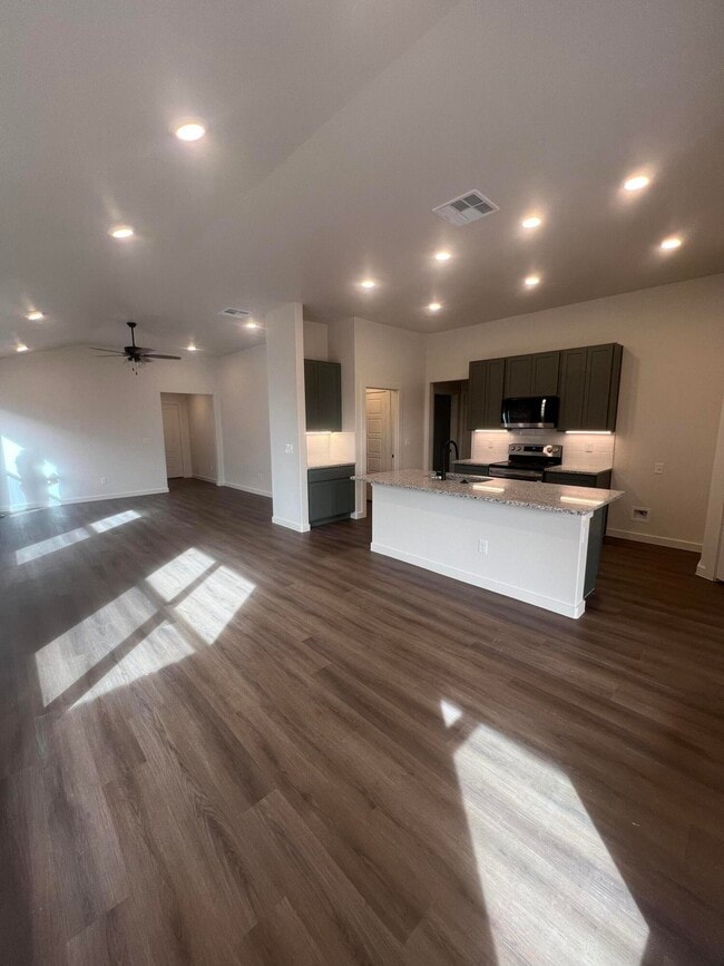 Photo - 3111 140th St