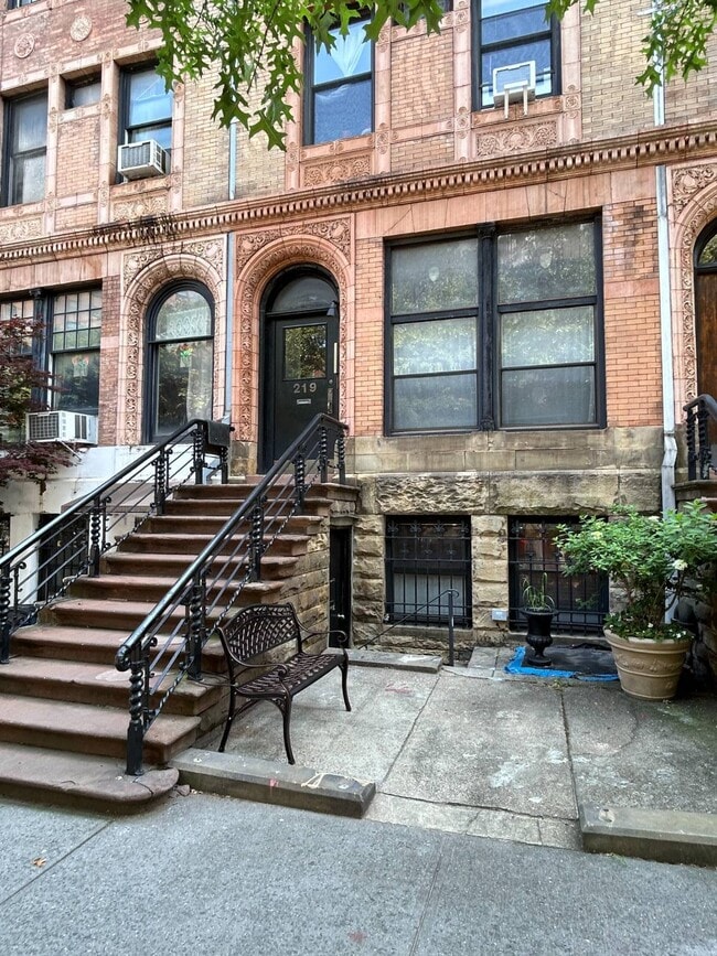 Photo - 219 Clinton Ave