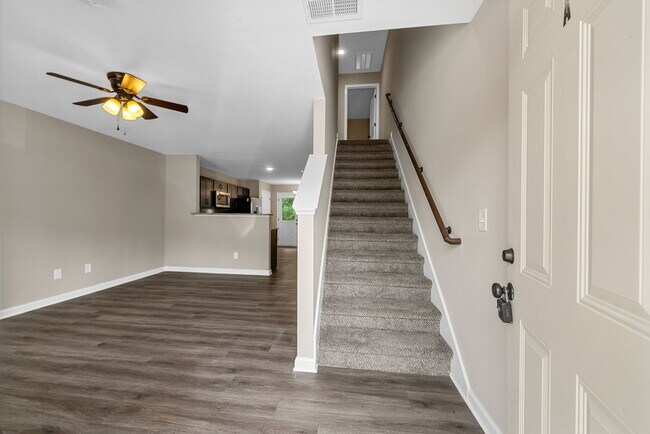 Photo - 431 Glenstone Springs Dr