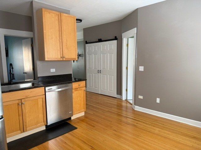 Photo - 2537 Prairie Ave Unit 2E