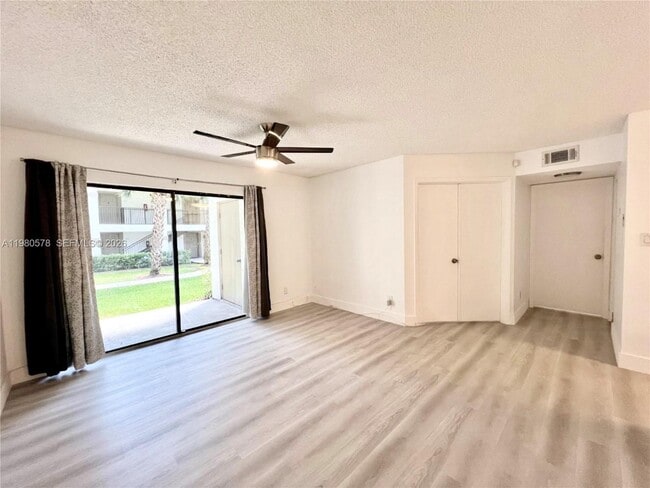 Photo - 640 S Park Rd Unit 12-4