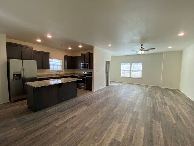 Photo - 916 S Amarillo Ave