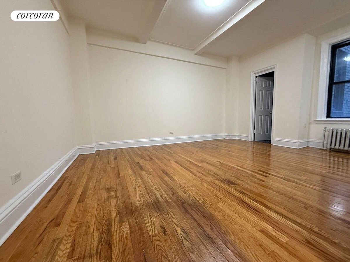 Photo - 155 E 52nd St