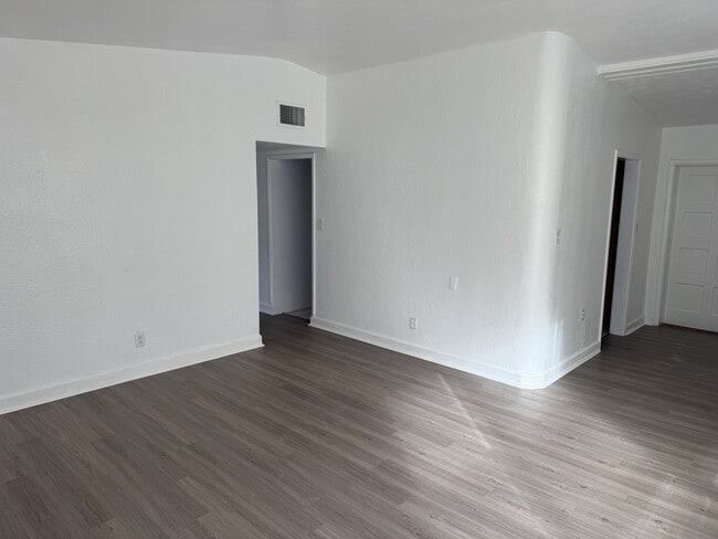 Photo - 6410 N 20th St