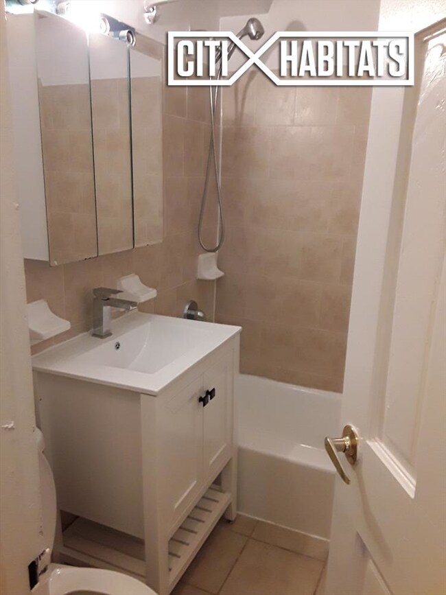 Photo - 1441 Metropolitan Ave Unit 1G