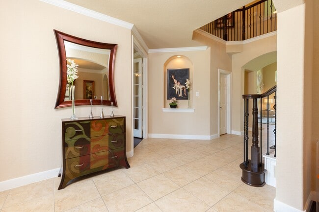 Building Photo - 162 W Hullwood Ct