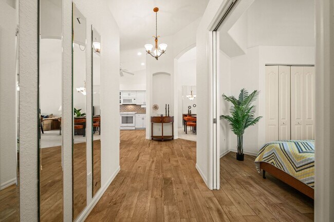 8167 Ibis Cove Cir
