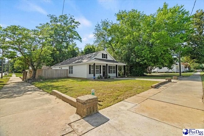 Photo - 323 S McQueen St