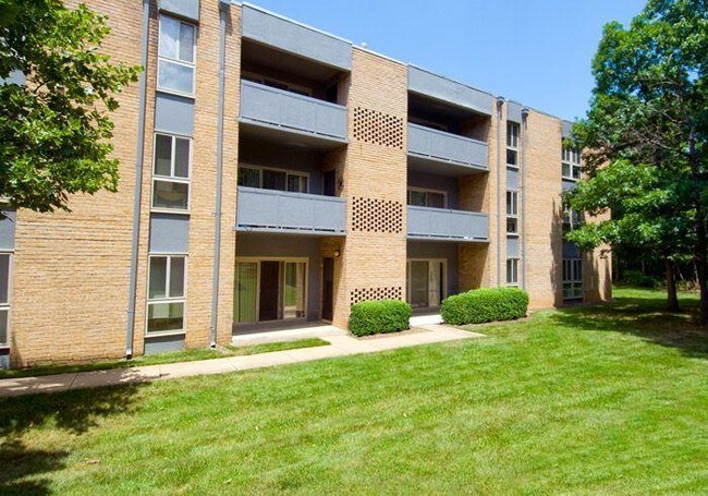 StoneRidge at Mark Center - Hillwood and Stoneridge