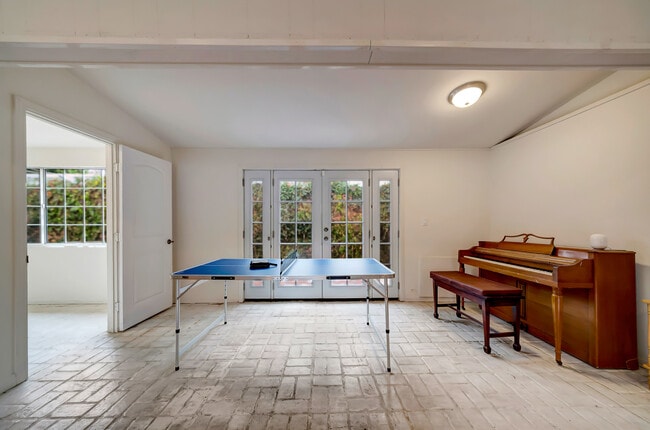 Photo - 22932 Califa St