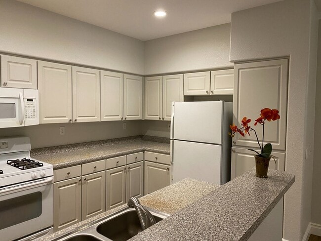Photo - Great first floor corner unit!!