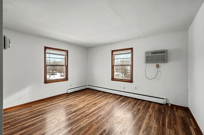 08_4815_Old_Cedar_Lake8_mls - Q2