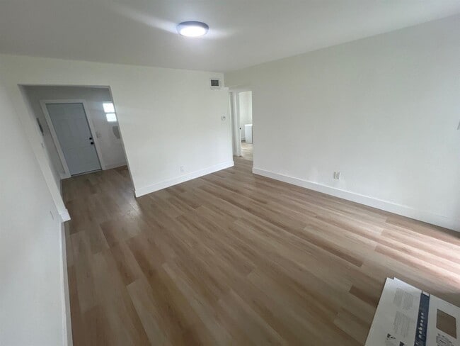 Photo - 1457 W 31st St Unit 1