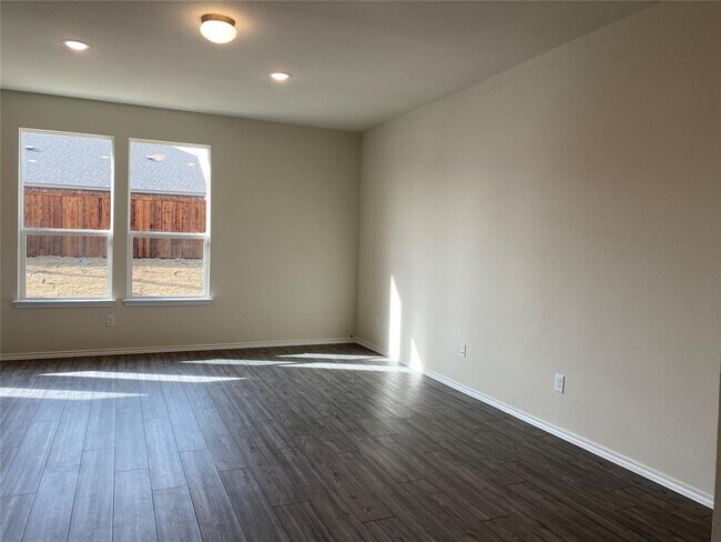 Photo - 2008 Hummingbird St