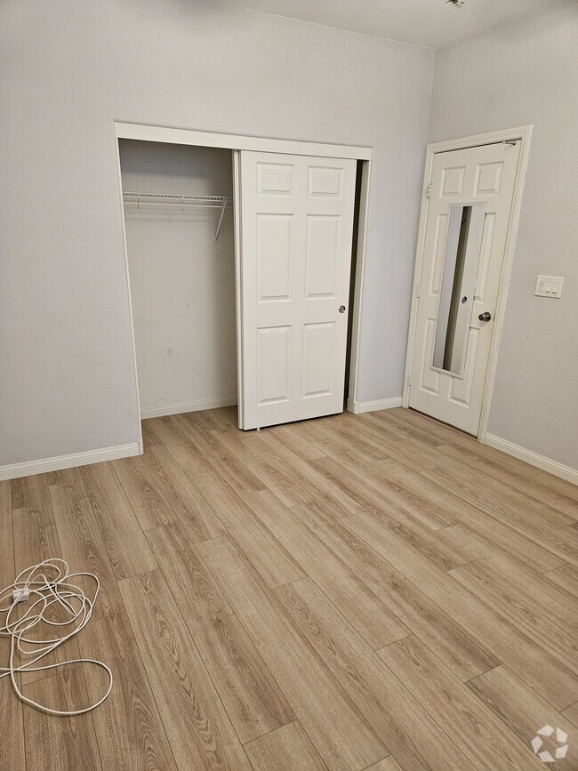Building Photo - 7204 Mountain Den Ave Rental