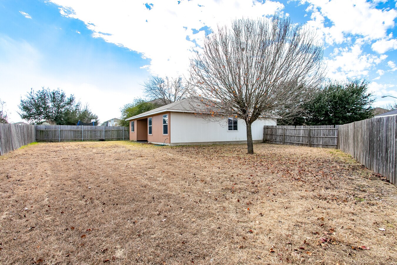 Photo - 412 Ballentine Ct