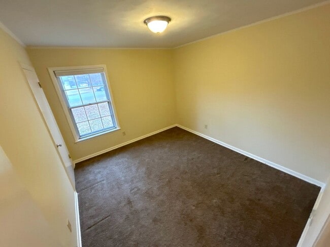 Photo - 3058 Robbiedon St