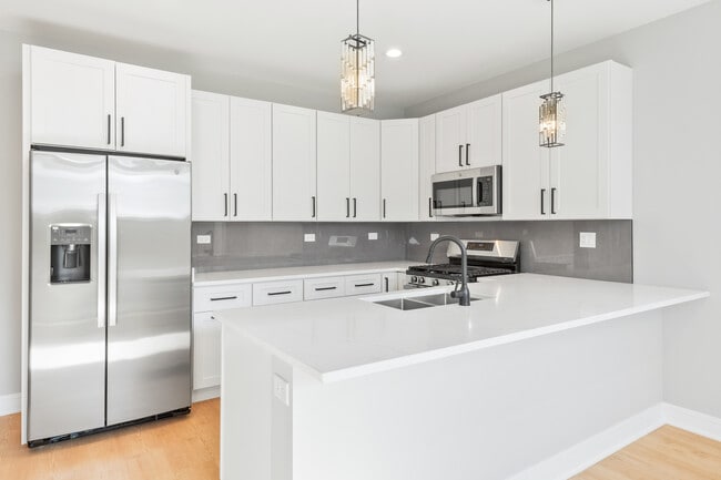 Photo - 6639 S Langley Ave