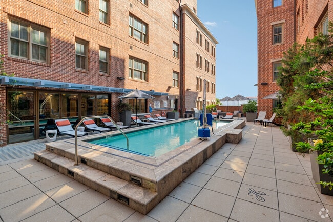 Pool - Hoffler Place