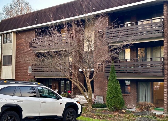 Photo - 1575 Creekside Rd Unit #2
