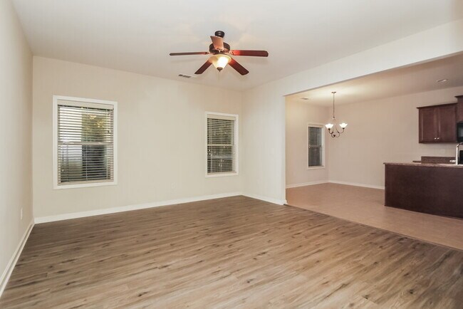 Photo - 505 Broughton Dr