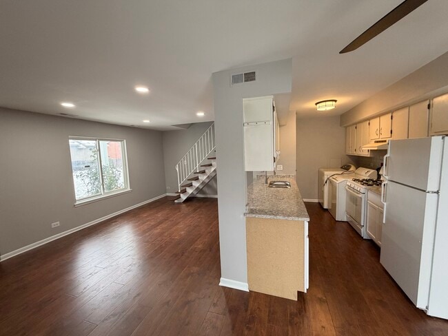 Photo - 1593 Cornell Pl