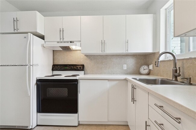 Building Photo - 793 NW 91st St Unit 2