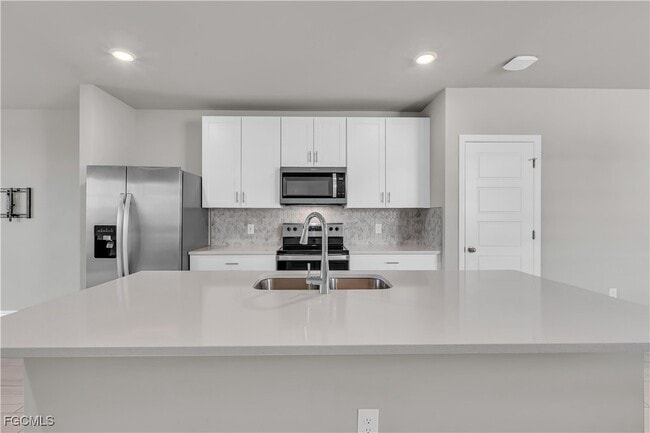 Building Photo - 44254 Frontier Dr