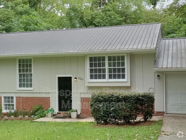 Building Photo - 1211 Timberlane Dr Rental