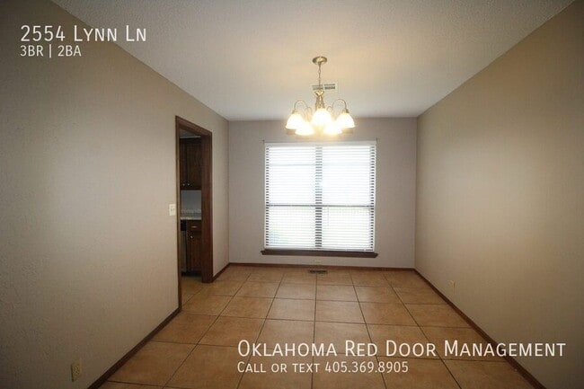 Photo - 2554 Lynn Ln