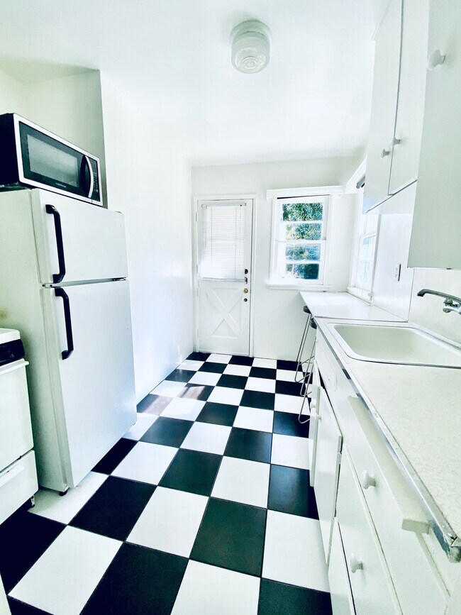 Photo - 1714 Montana Ave Unidad A