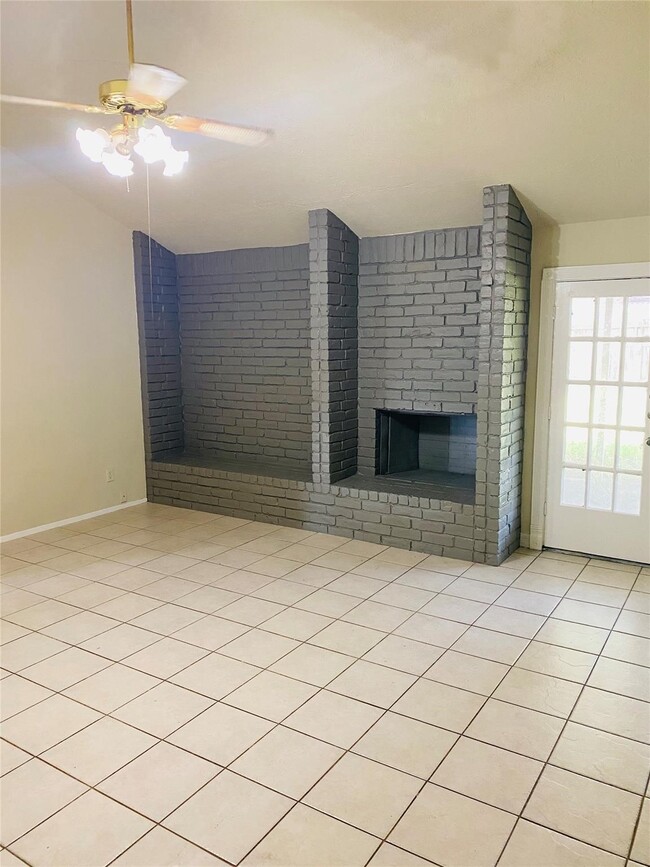 Photo - 410 Merrymount Ct