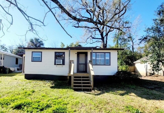 Building Photo - 1307 Elberta Dr