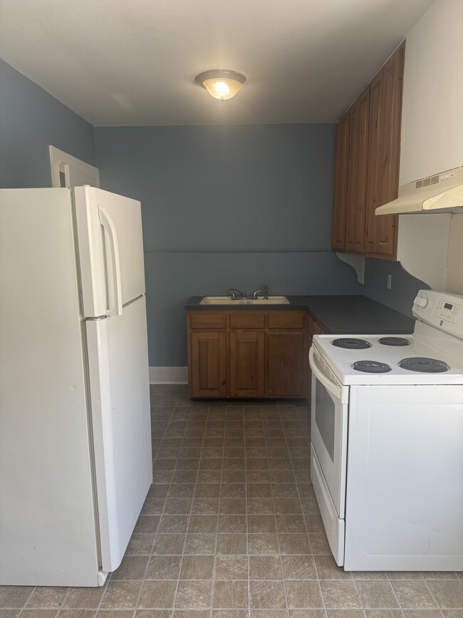 Building Photo - 302 E Pine St Unit B