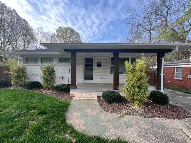 Renovated Brick Ranch in NW Charlotte - Renovated Brick Ranch in NW Charlotte House