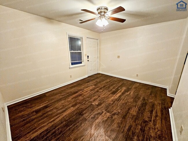 Photo - 702 Couch St