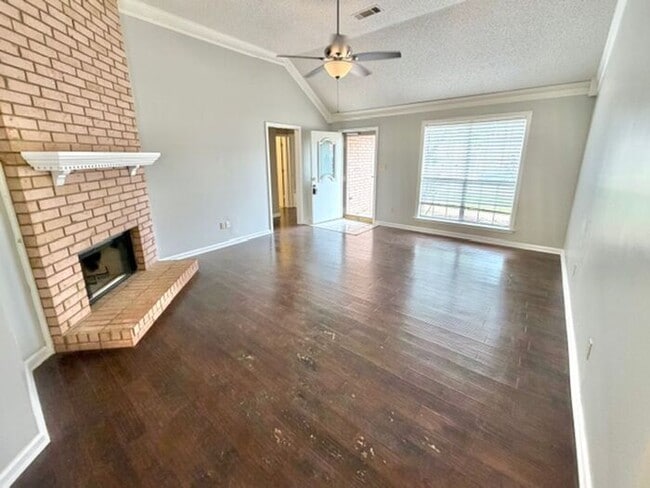 Photo - Southeast Recently Renovated 3 Bedroom 2 Bath Available NOW! Memphis, 38125