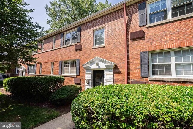 Building Photo - 4374 N Pershing Dr Unit 43744