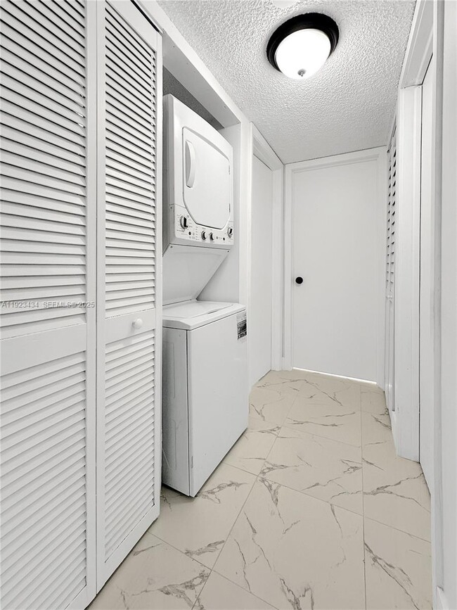 Photo - 211 Lake Pointe Dr Unit 111