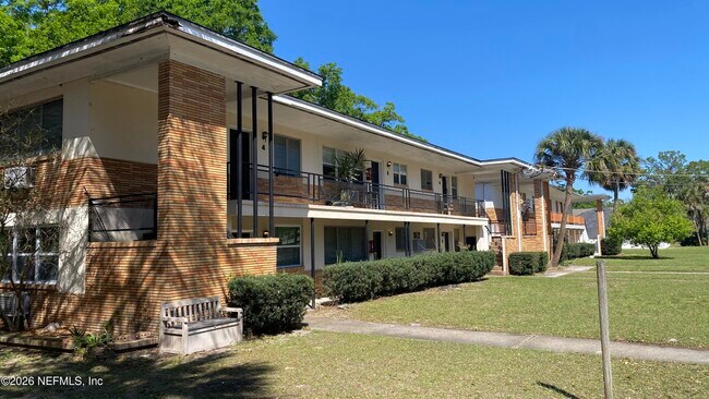 Building Photo - 912 Arco Dr Unit 1