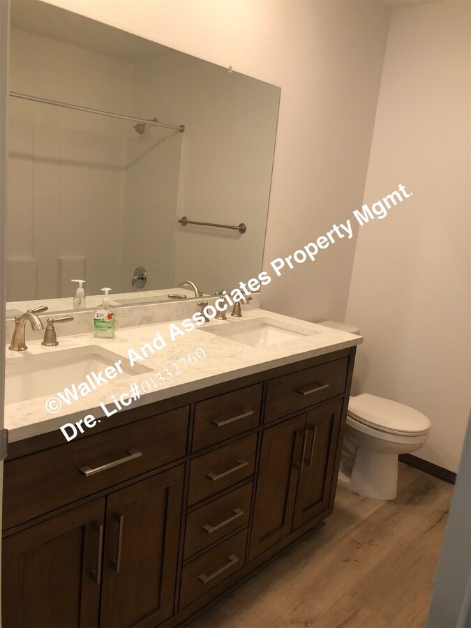 Photo - 311 Superior St