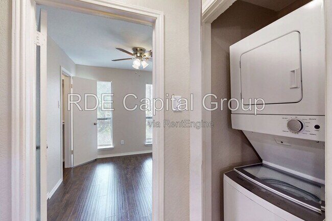 Photo - 1317 Annex Ave Unidad 330